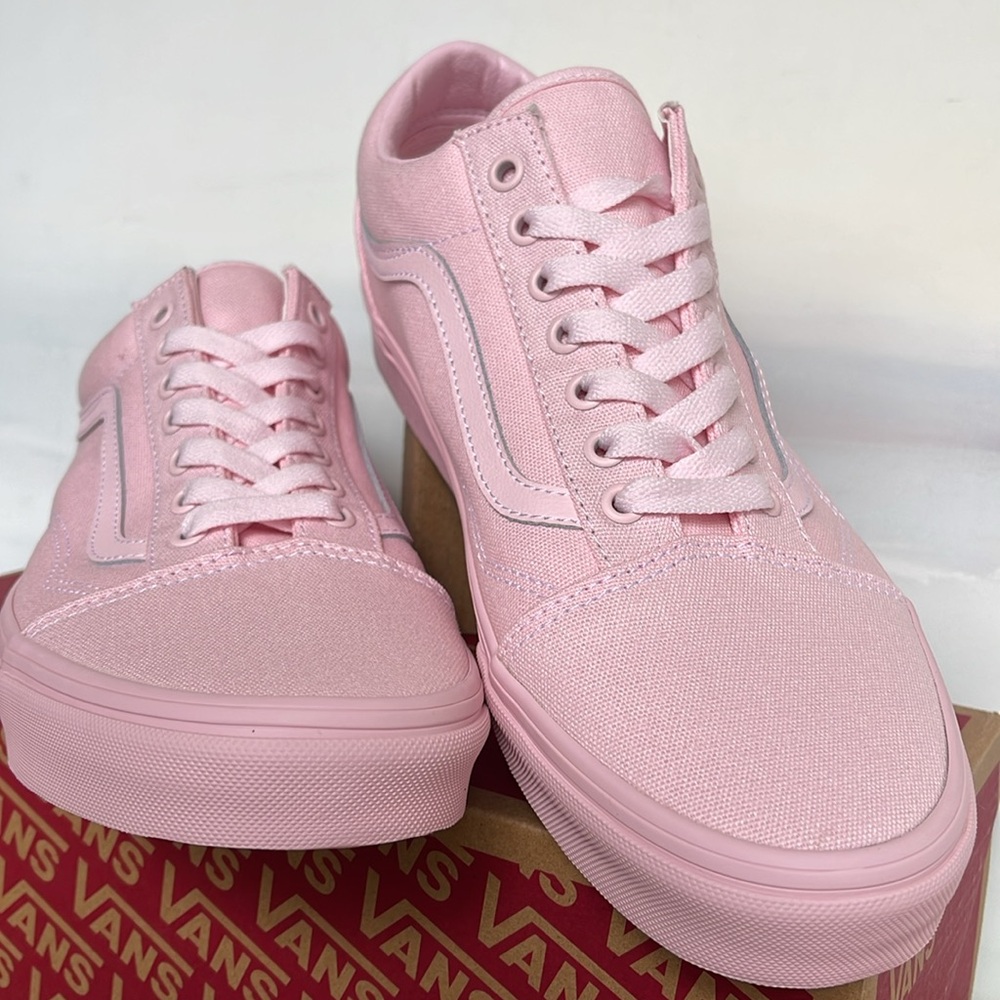 Vans Men’s Old Skool
Pastel Mono Pink
VN000CT8PNK 
Sneakers - Picture 12 of 16